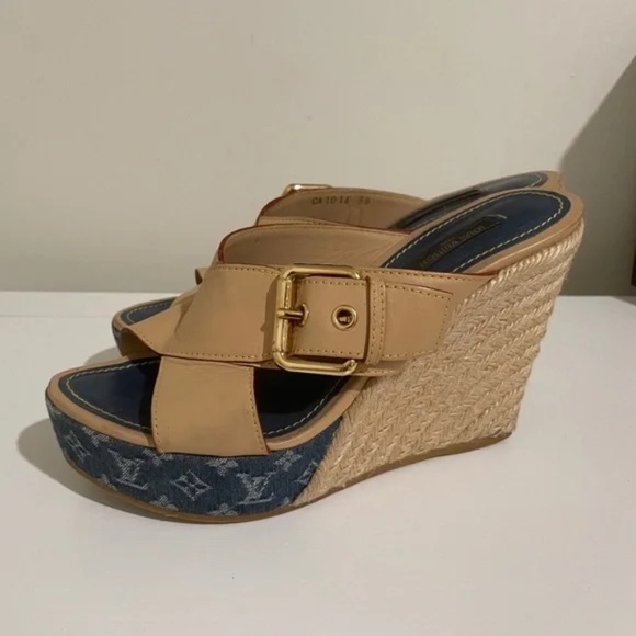 LV . Monogram Denim and Leather Espadrilles . 38 - Picture 4 of 15
